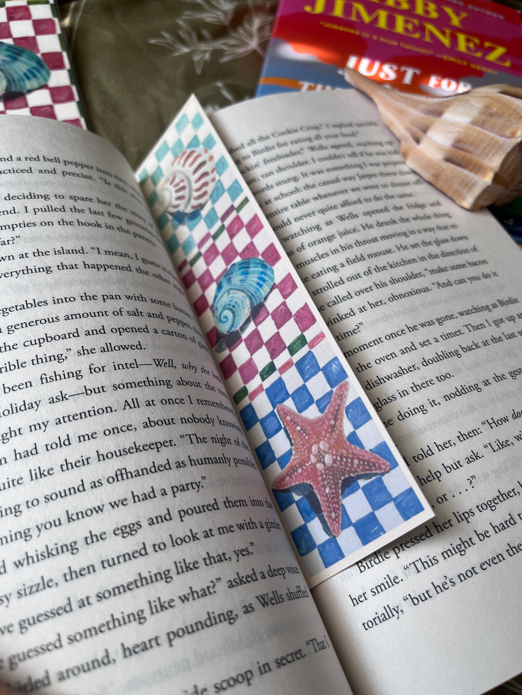 Checkered Sea Shell Bookmark