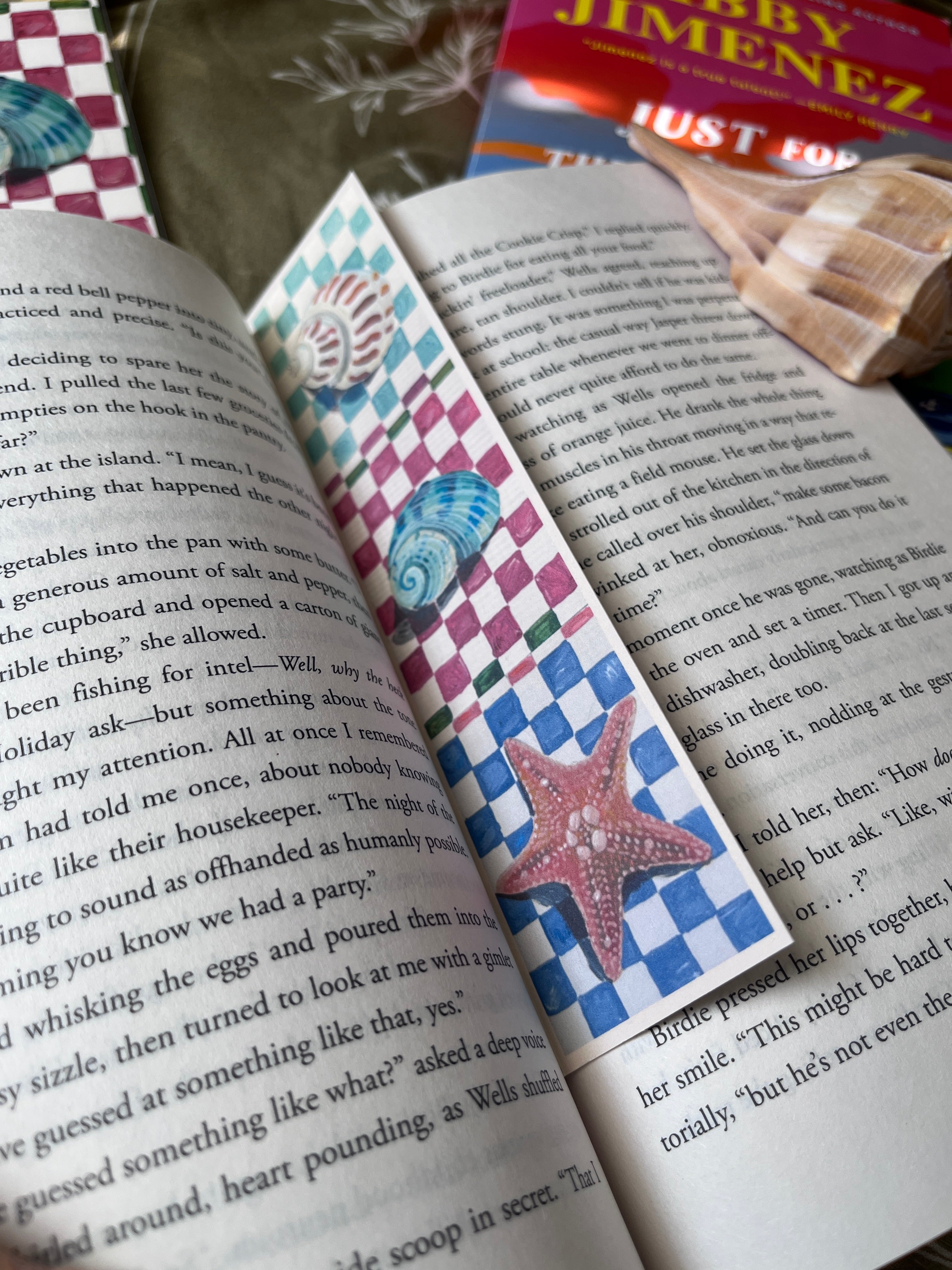 Checkered Sea Shell Bookmark
