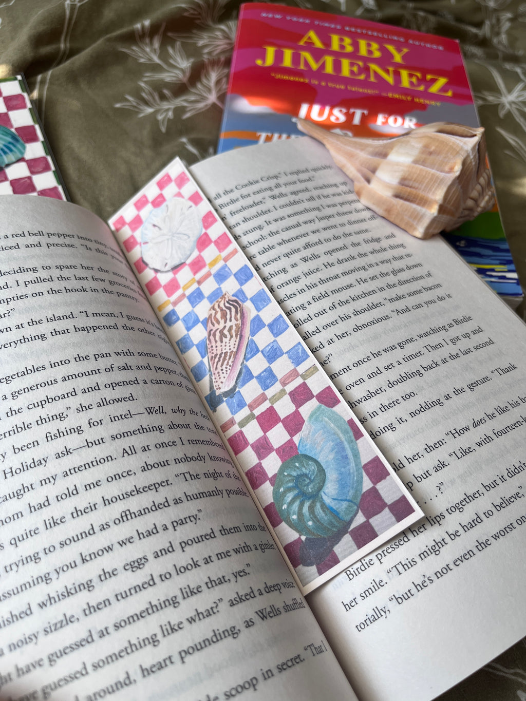 Checkered Sea Shell Bookmark