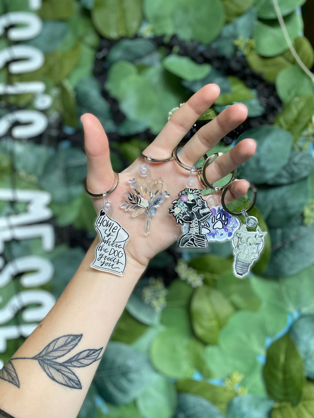 Skull terrarium keychain